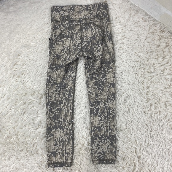 Lululemon Invigorate High-Rise Crop 23" Gritstone White Opal Multi - Picture 8 of 8